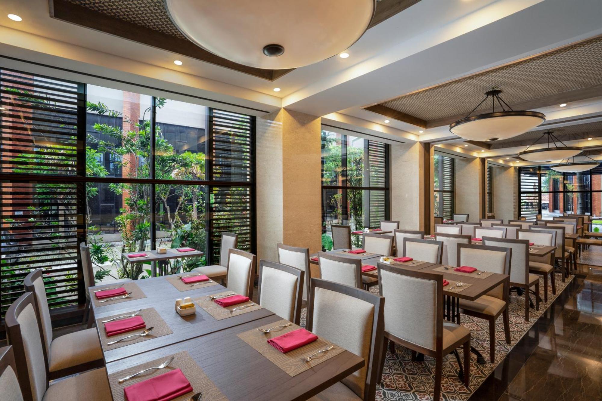 Swiss-Belhotel Airport Yogyakarta Ngoại thất bức ảnh